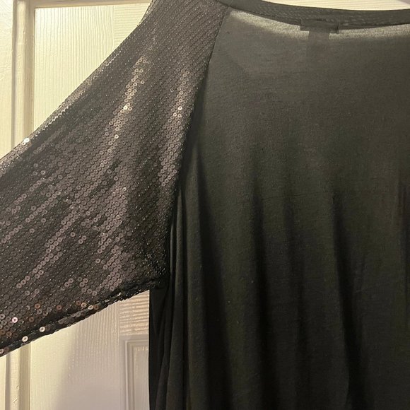 Evelie Black Sequin Raglan Tee - NWT - Picture 5 of 5